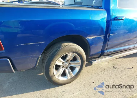 2017 Ram 1500 Sport 4X2 5'7 Box z USA, uszkodzony, nr VIN 1C6RR6MT3HS602029